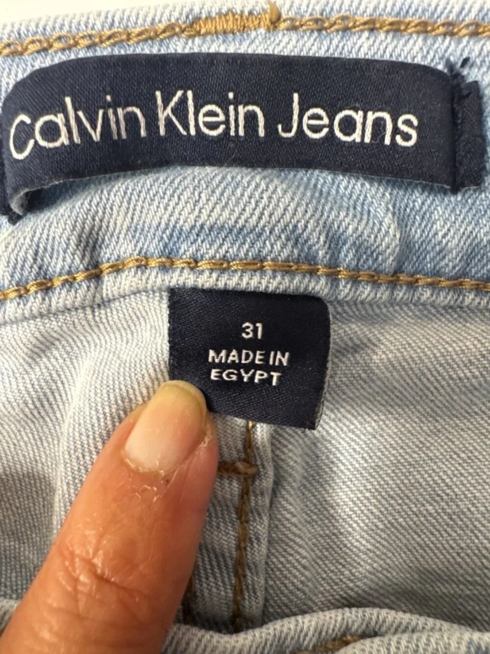 Calvin Klein Women's Light Wash Distressed Jeans Straight Leg Relaxed Size 31